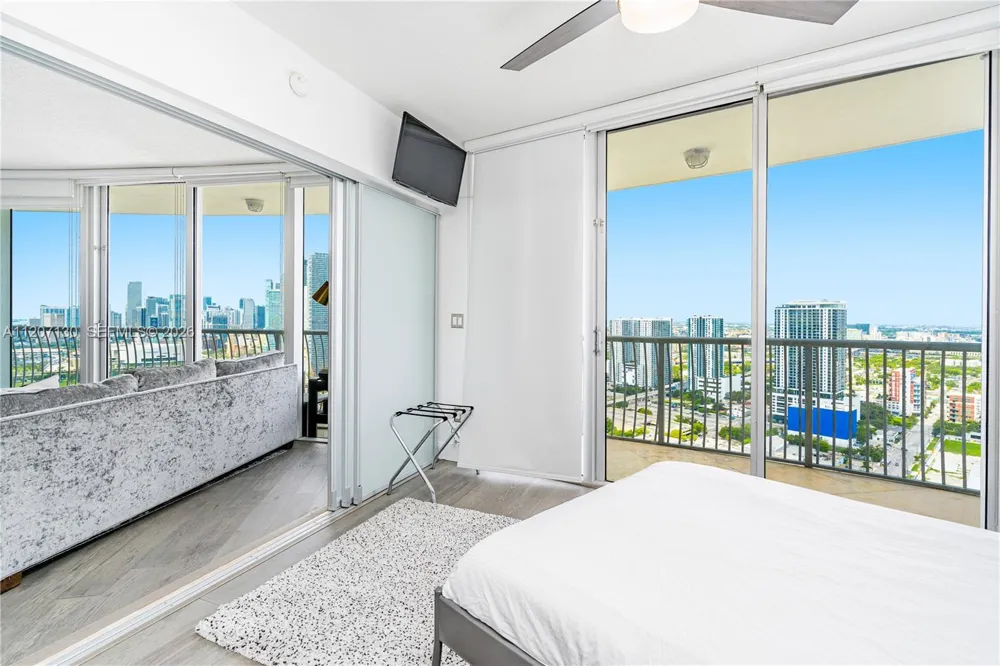 1750 Bayshore Dr #3914 Miami, FL 33132