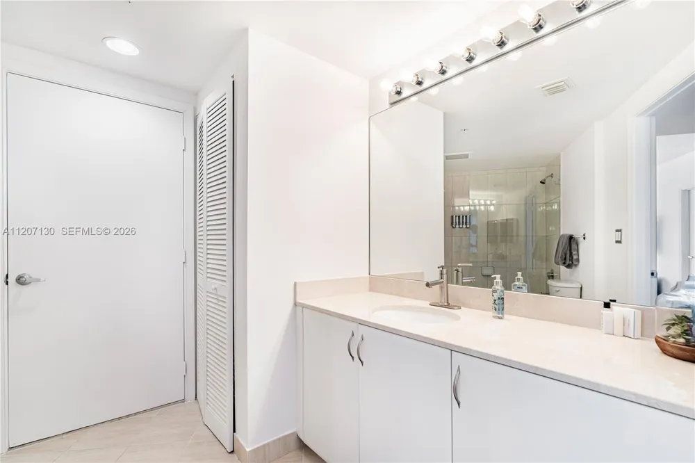 1750 Bayshore Dr #3914 Miami, FL 33132