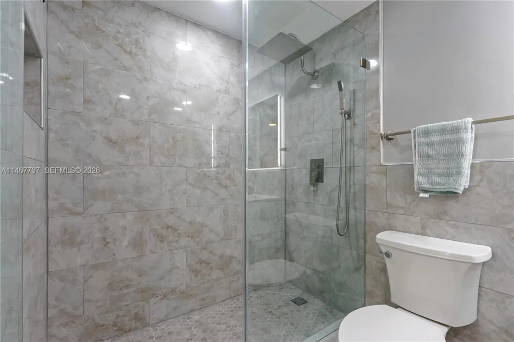 1750 Bayshore Dr #1405 Miami, FL 33132