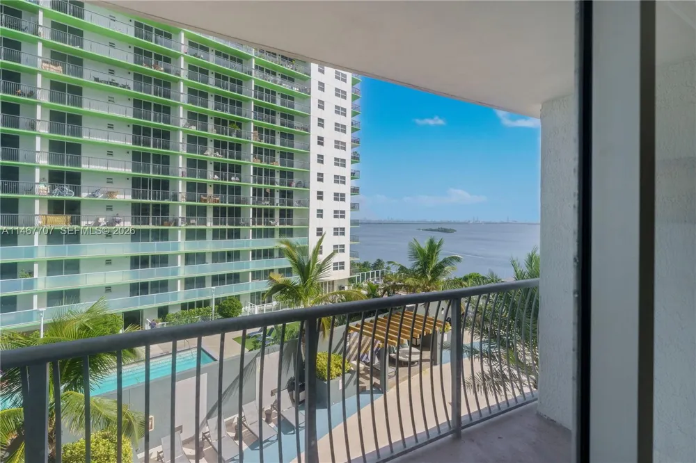 1750 Bayshore Dr #1405 Miami, FL 33132