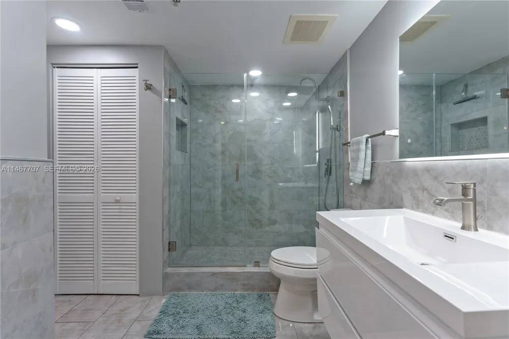 1750 Bayshore Dr #1405 Miami, FL 33132