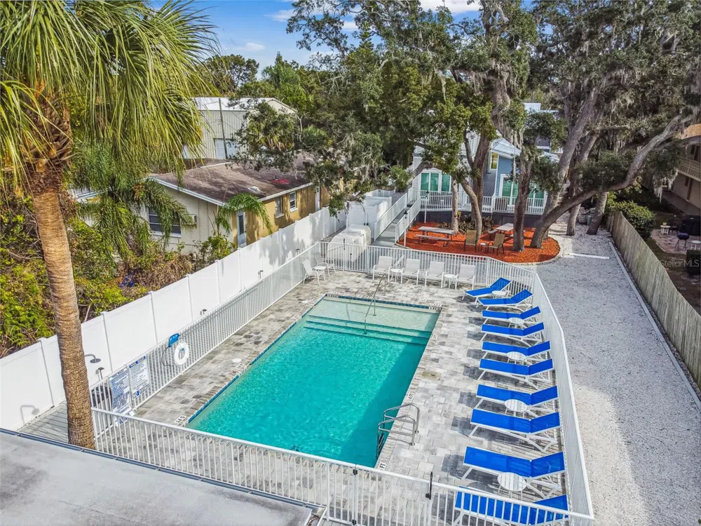 1523 BAYSHORE BOULEVARD #6 Dunedin, FL 34698