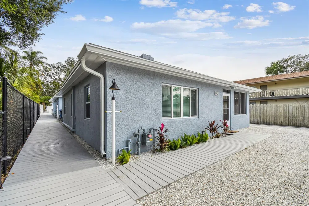 1523 BAYSHORE BOULEVARD #6 Dunedin, FL 34698