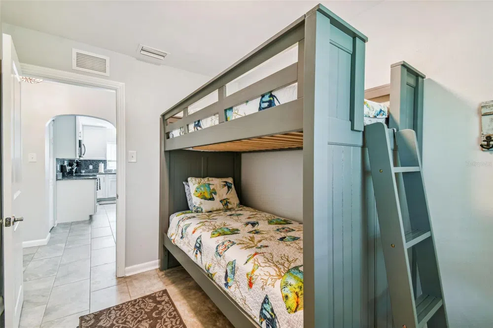 1523 BAYSHORE BOULEVARD #6 Dunedin, FL 34698