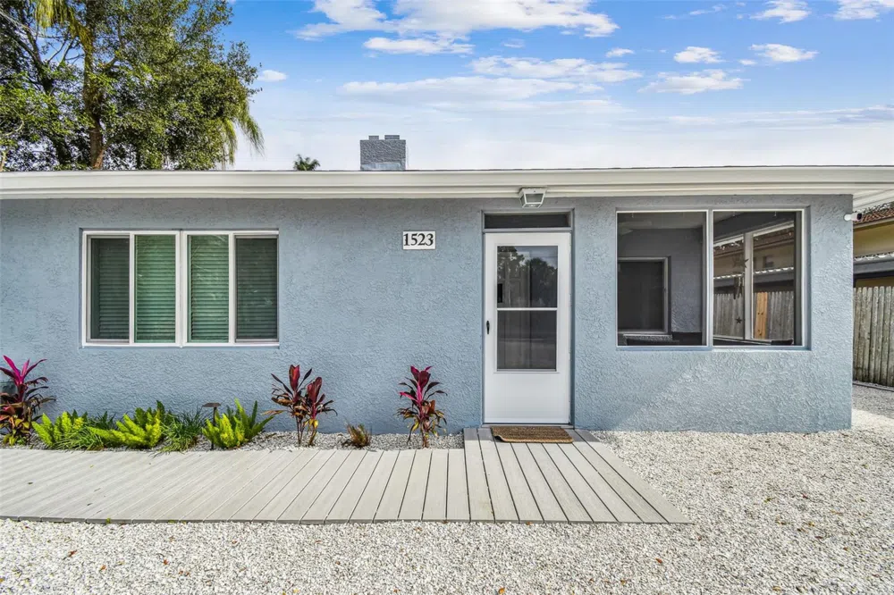 1523 BAYSHORE BOULEVARD #6 Dunedin, FL 34698