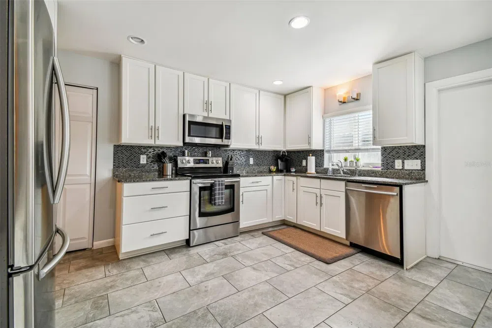 1523 BAYSHORE BOULEVARD #6 Dunedin, FL 34698