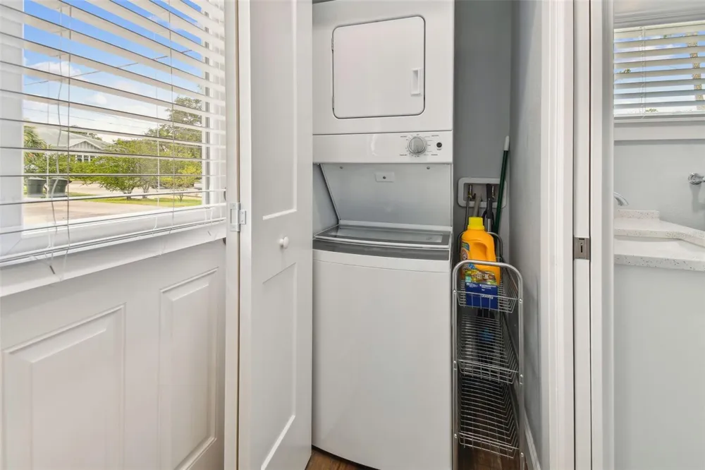 602 1/2 SKINNER BOULEVARD Dunedin, FL 34698