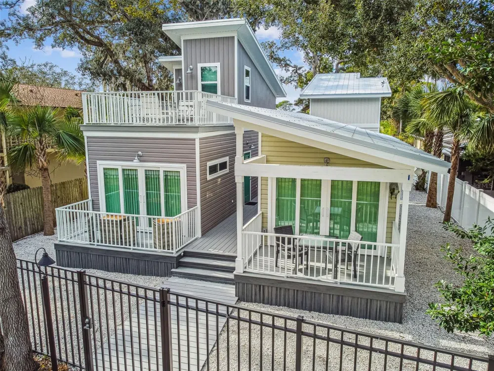 1523 BAYSHORE BOULEVARD #3 Dunedin, FL 34698