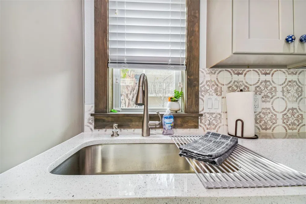 1523 BAYSHORE BOULEVARD #3 Dunedin, FL 34698
