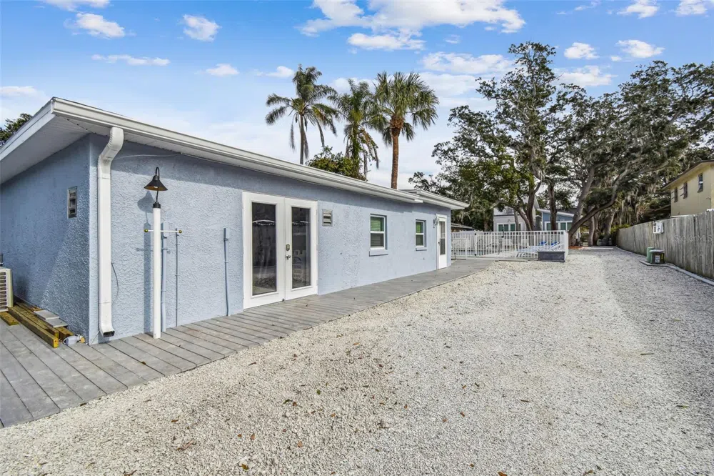 1523 BAYSHORE BOULEVARD #3 Dunedin, FL 34698