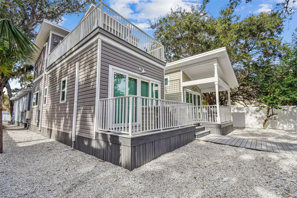1523 BAYSHORE BOULEVARD #3 Dunedin, FL 34698
