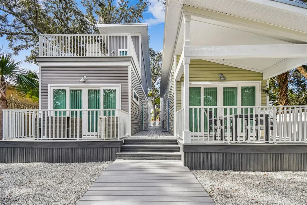 1523 BAYSHORE BOULEVARD #3 Dunedin, FL 34698