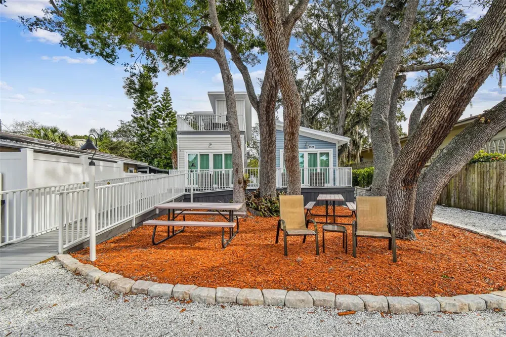 1523 BAYSHORE BOULEVARD #3 Dunedin, FL 34698
