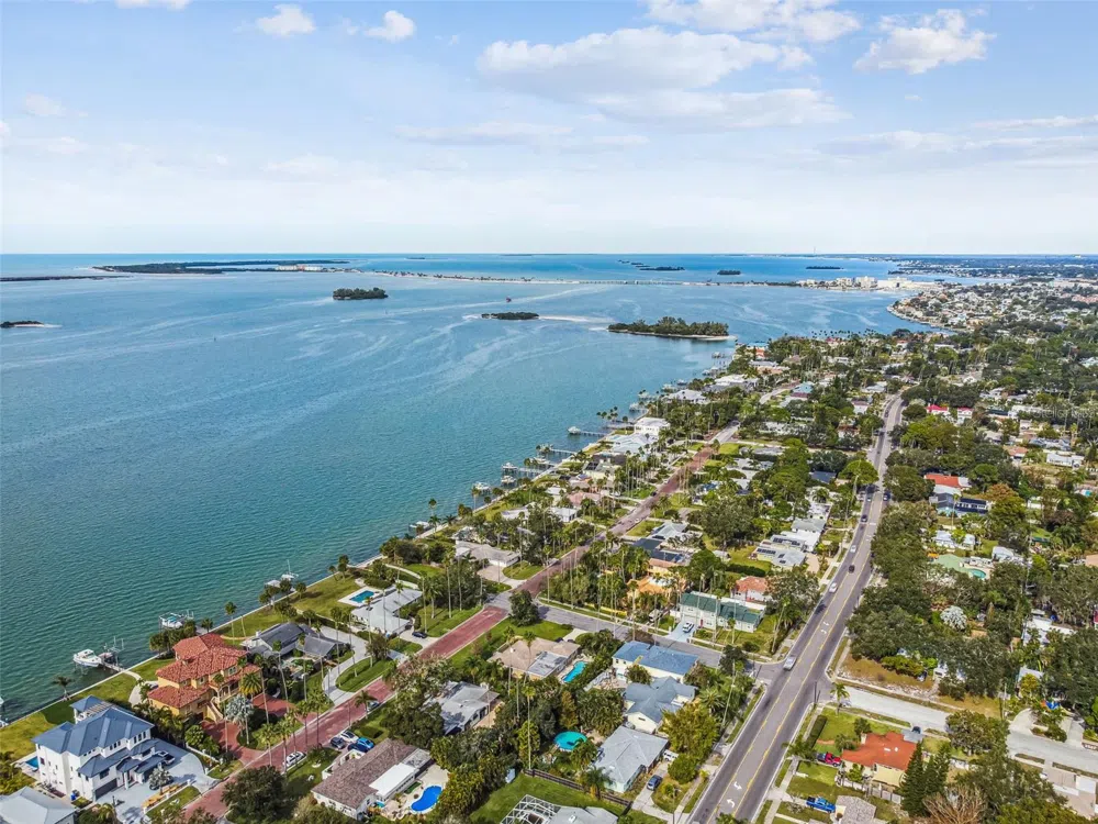 1523 BAYSHORE BOULEVARD #3 Dunedin, FL 34698