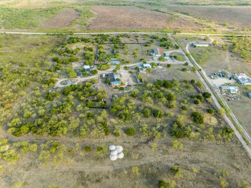 835 Tomahawk Trail Dale, TX 78616