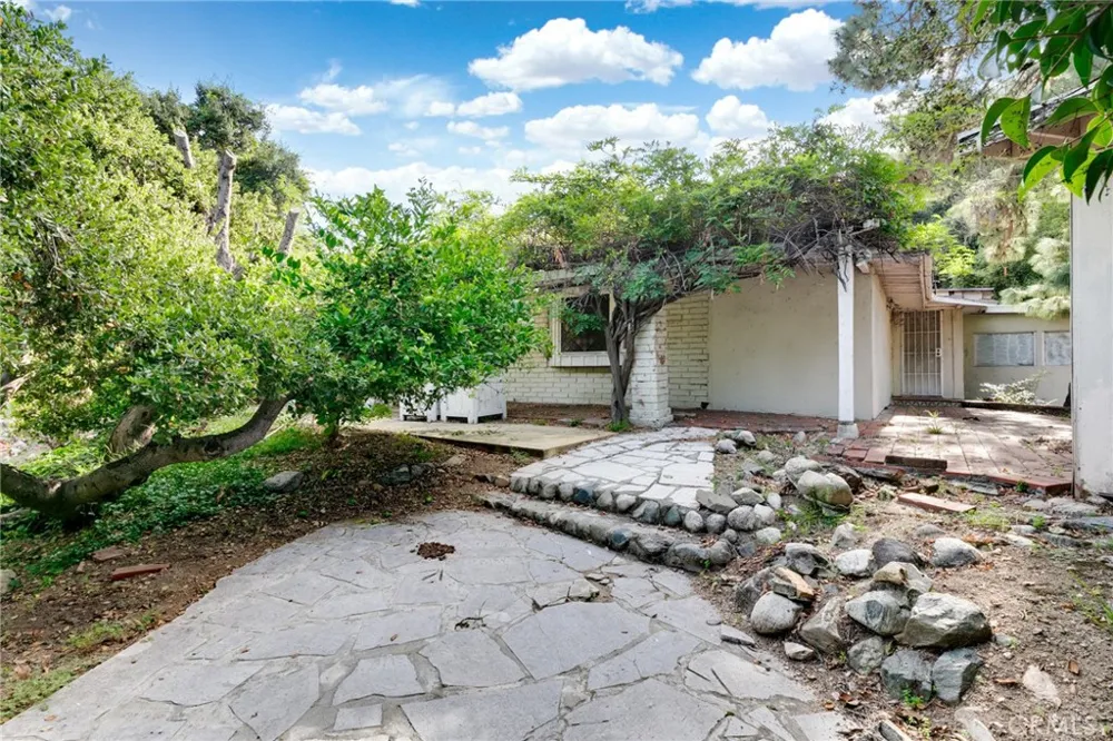 18 Woodlyn Lane Bradbury, CA 91008