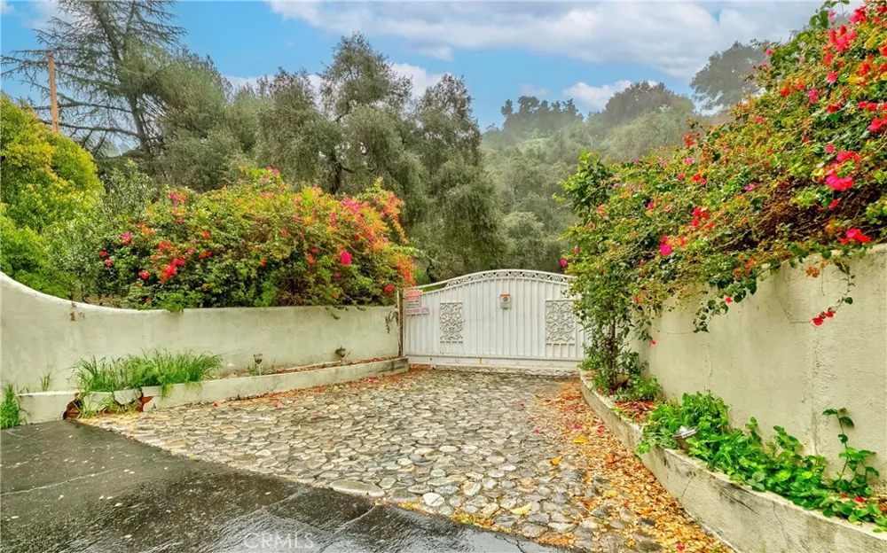 18 Woodlyn Lane Bradbury, CA 91008