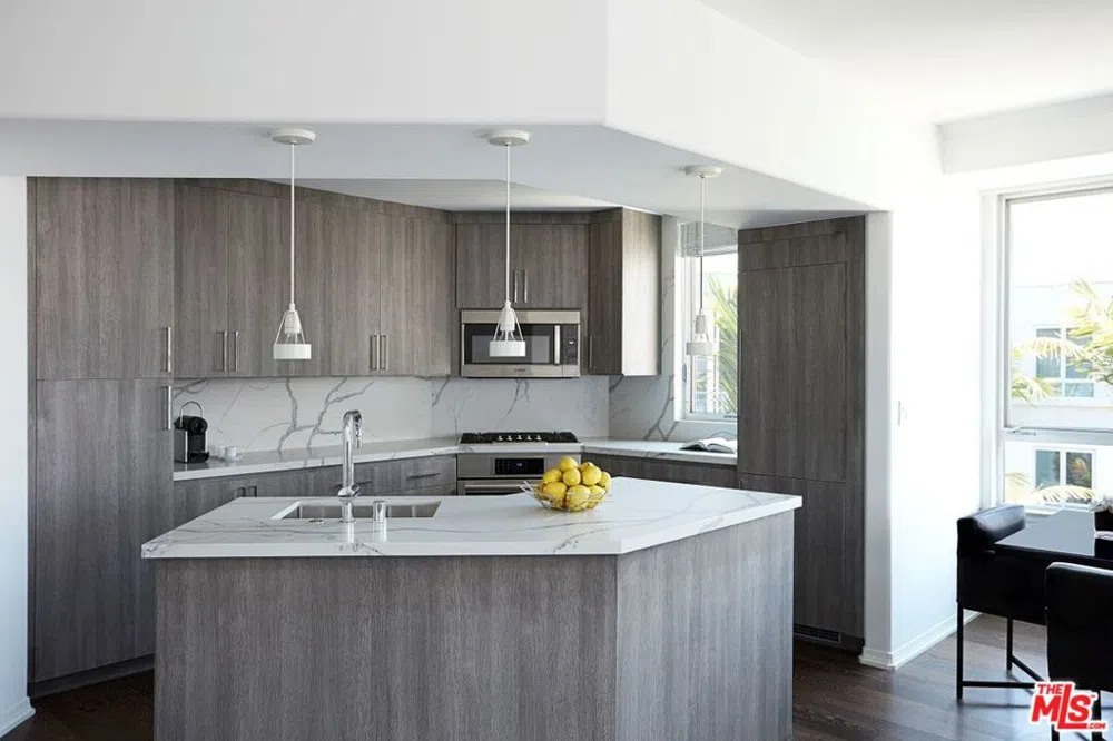 155 Crescent Drive #1BRPH Beverly Hills, CA 90210