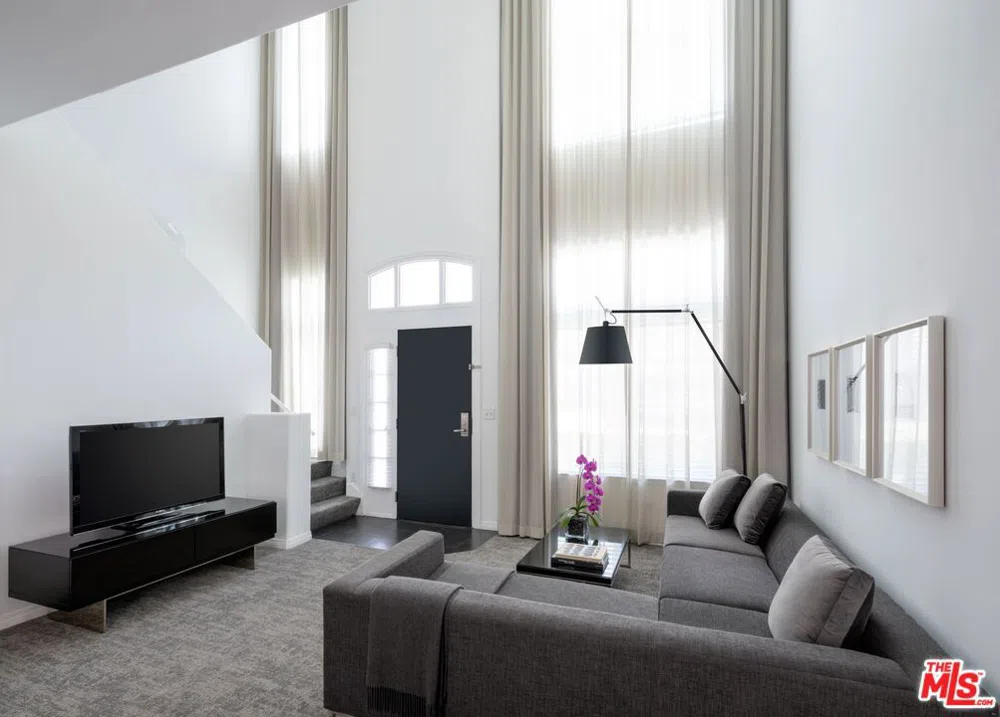 155 Crescent Drive #1BRTH Beverly Hills, CA 90210