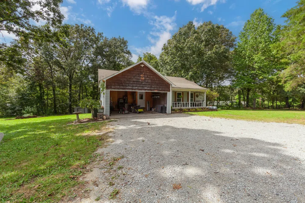 945 Old Lavinia Rd Cedar Grove, TN 38321