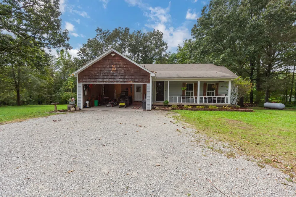 945 Old Lavinia Rd Cedar Grove, TN 38321