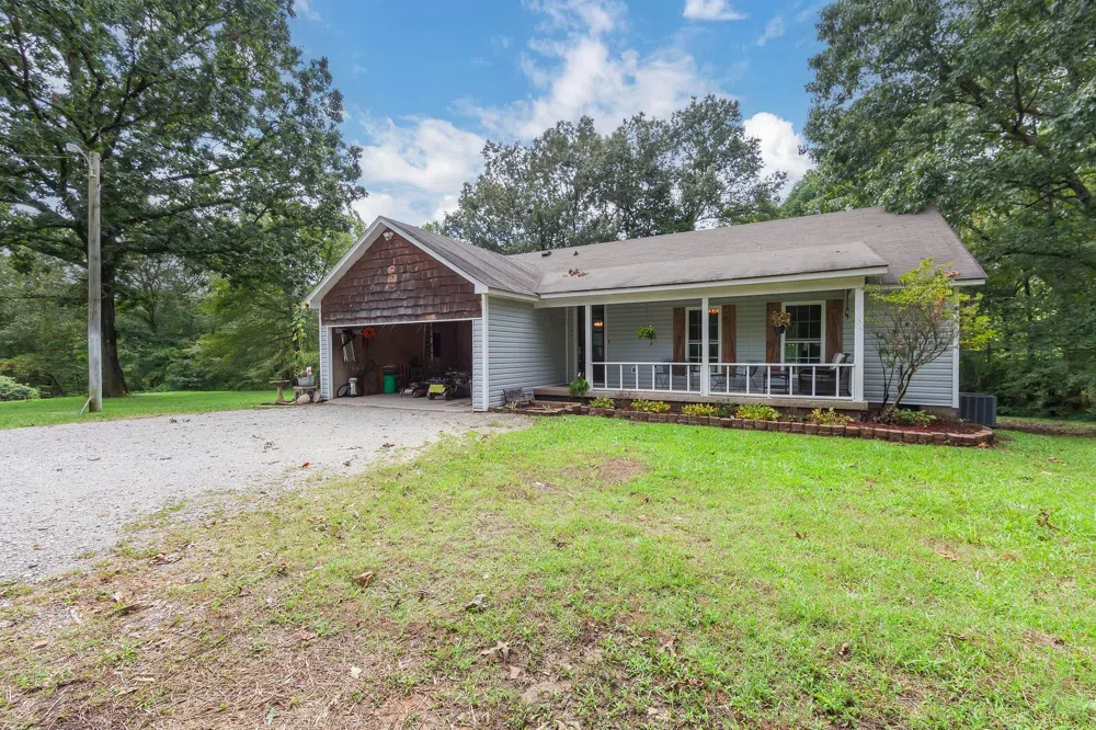 945 Old Lavinia Rd Cedar Grove, TN 38321