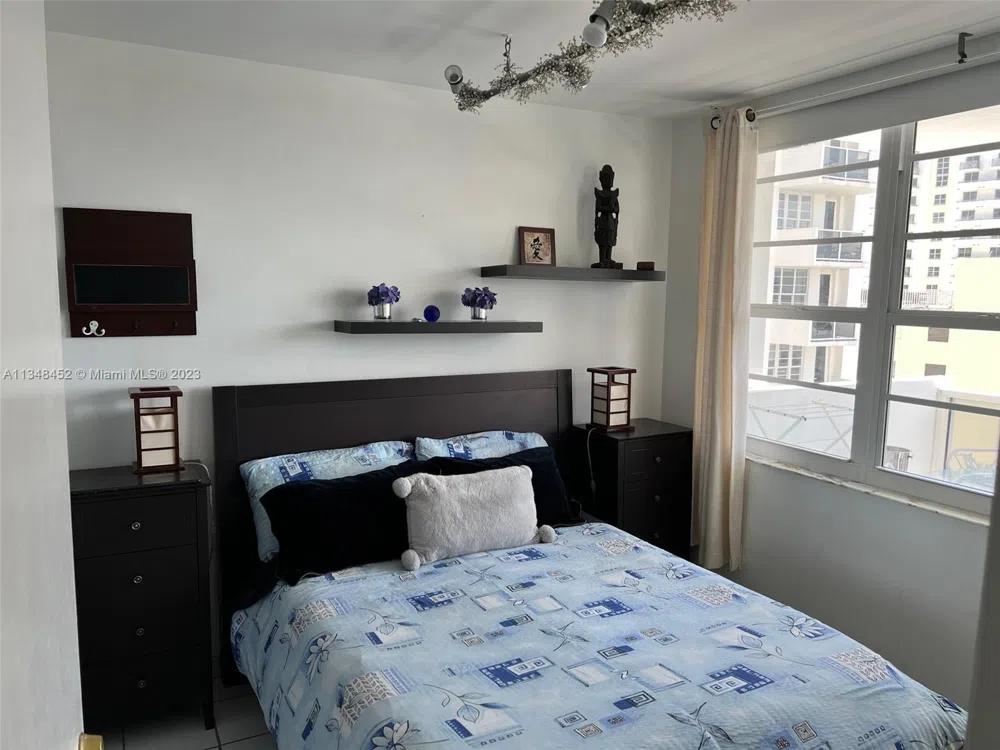 100 Lincoln Rd #1007 Miami Beach, FL 33139