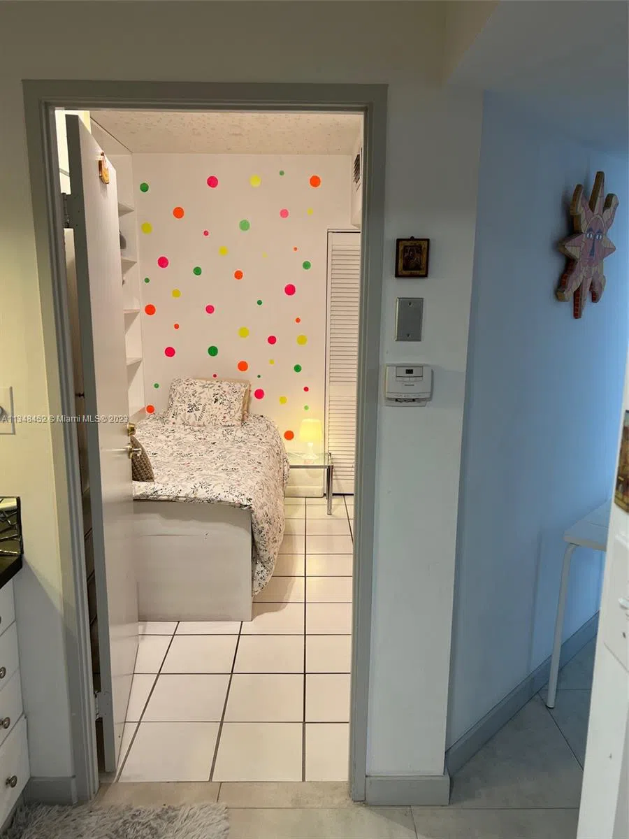 100 Lincoln Rd #1007 Miami Beach, FL 33139