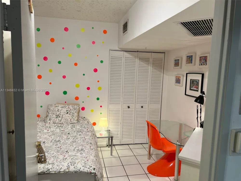 100 Lincoln Rd #1007 Miami Beach, FL 33139