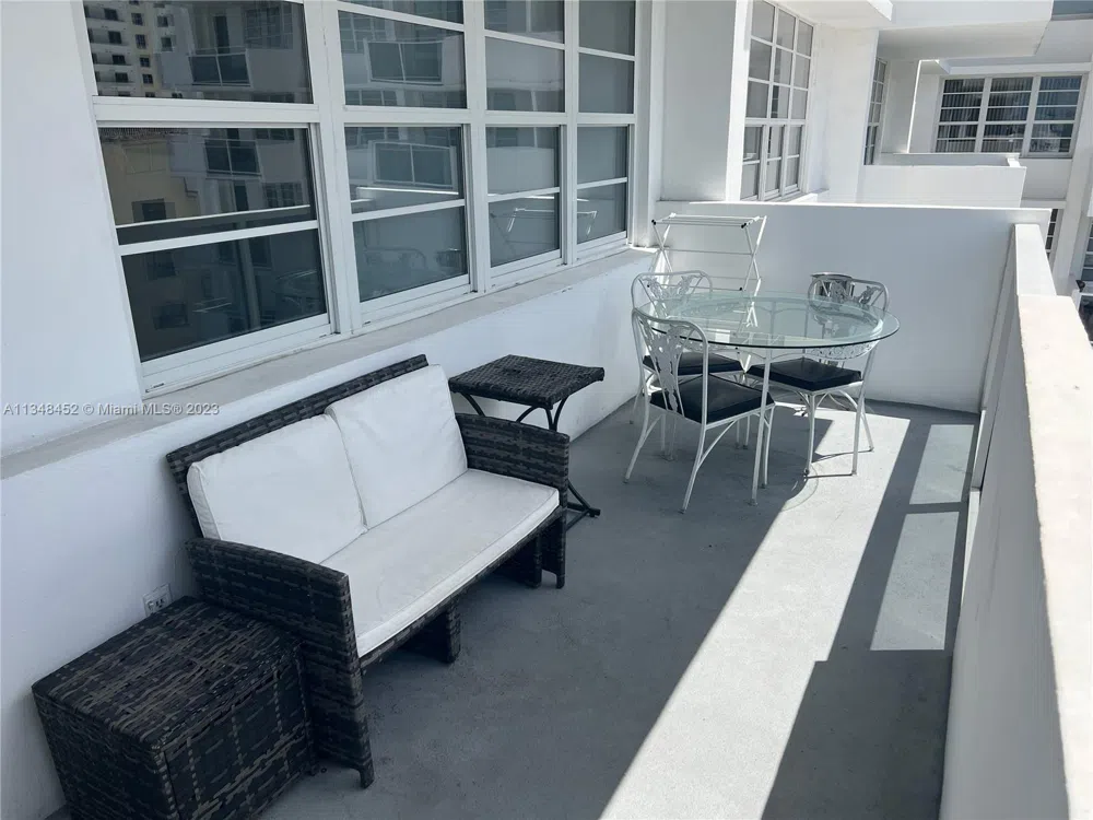 100 Lincoln Rd #1007 Miami Beach, FL 33139