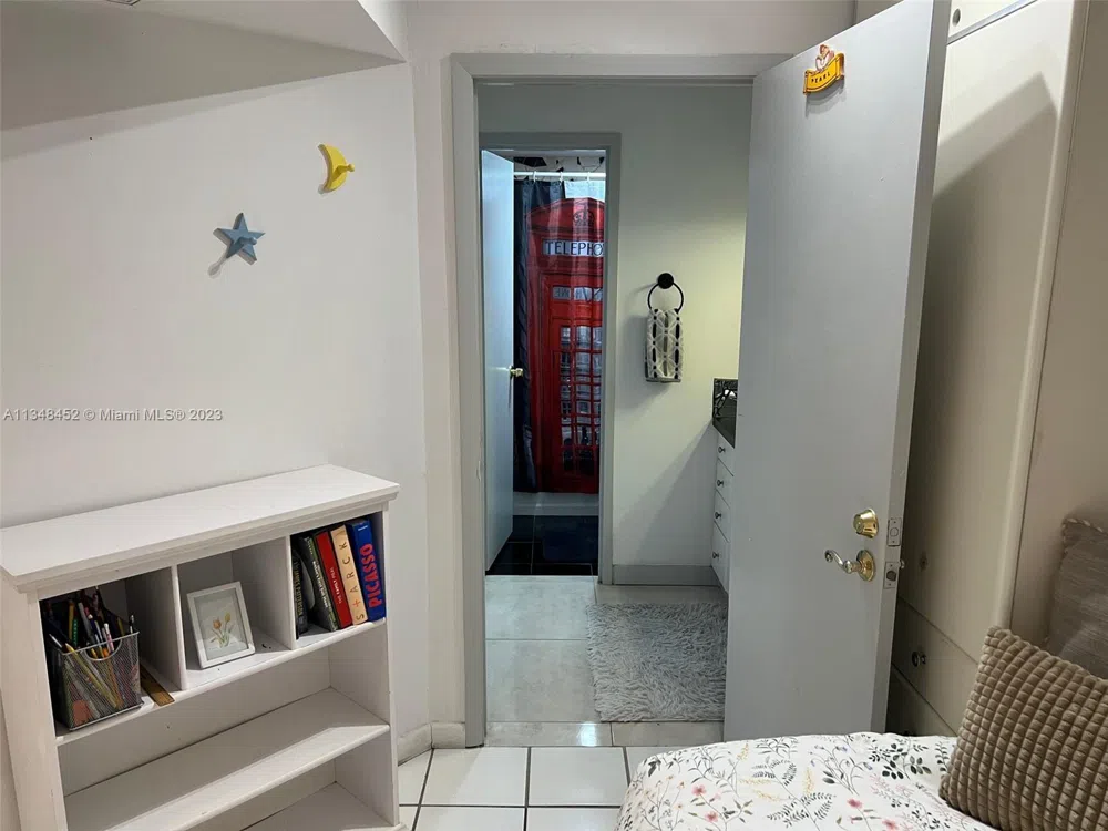 100 Lincoln Rd #1007 Miami Beach, FL 33139