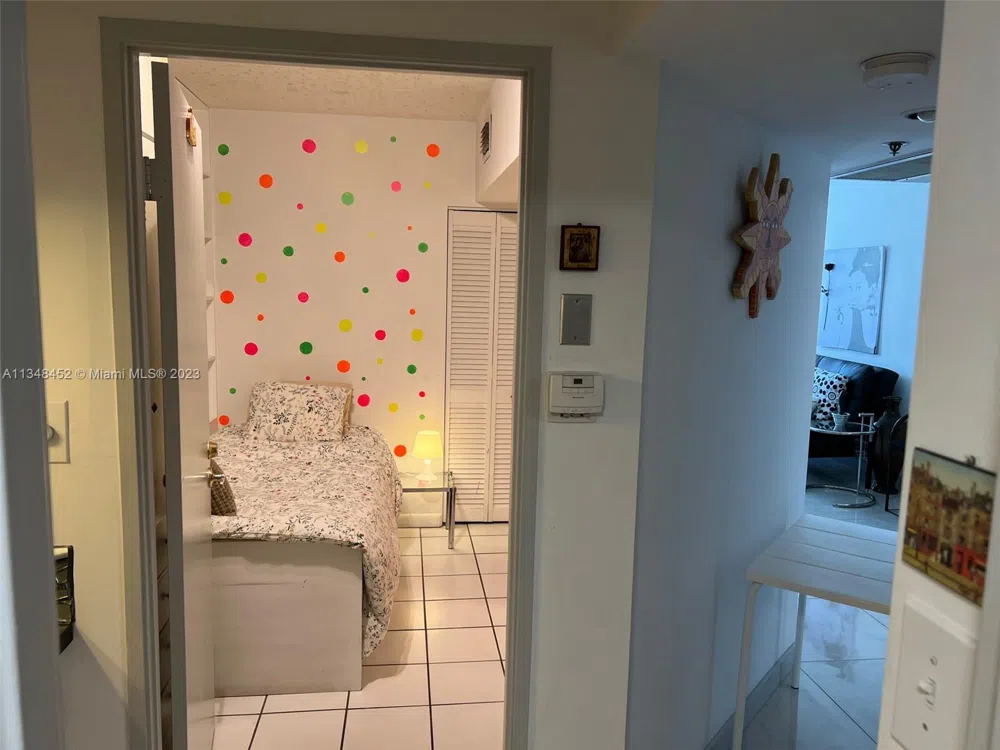 100 Lincoln Rd #1007 Miami Beach, FL 33139