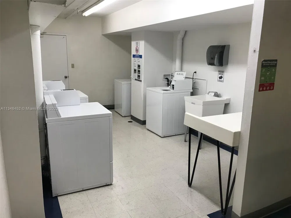 100 Lincoln Rd #1007 Miami Beach, FL 33139