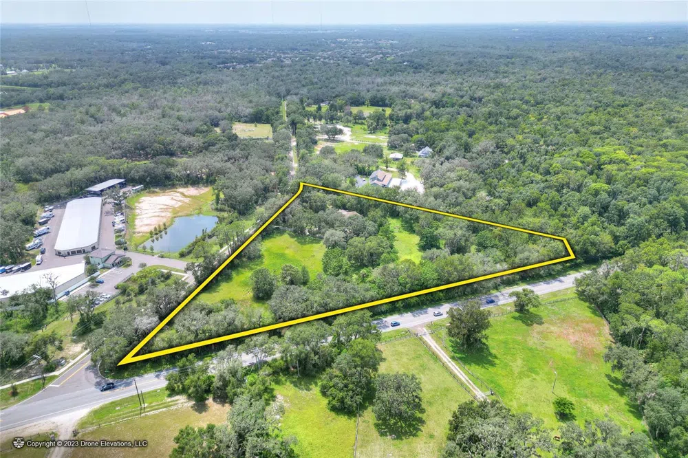 5226 LITHIA SPRINGS ROAD Lithia, FL 33547