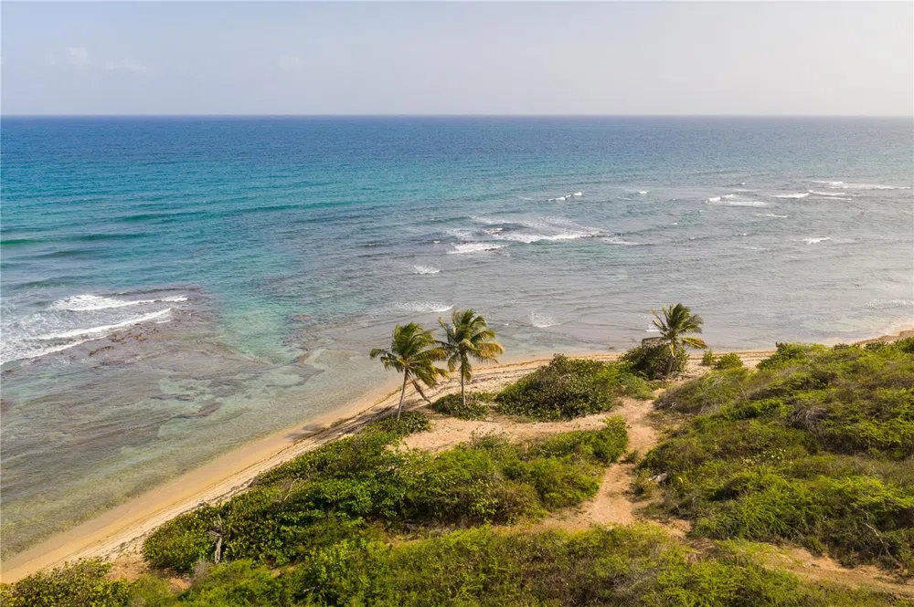 3 LA HUECA Vieques, PR 00765