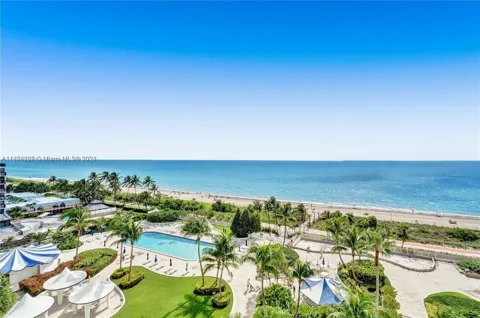 5151 Collins Ave #1035