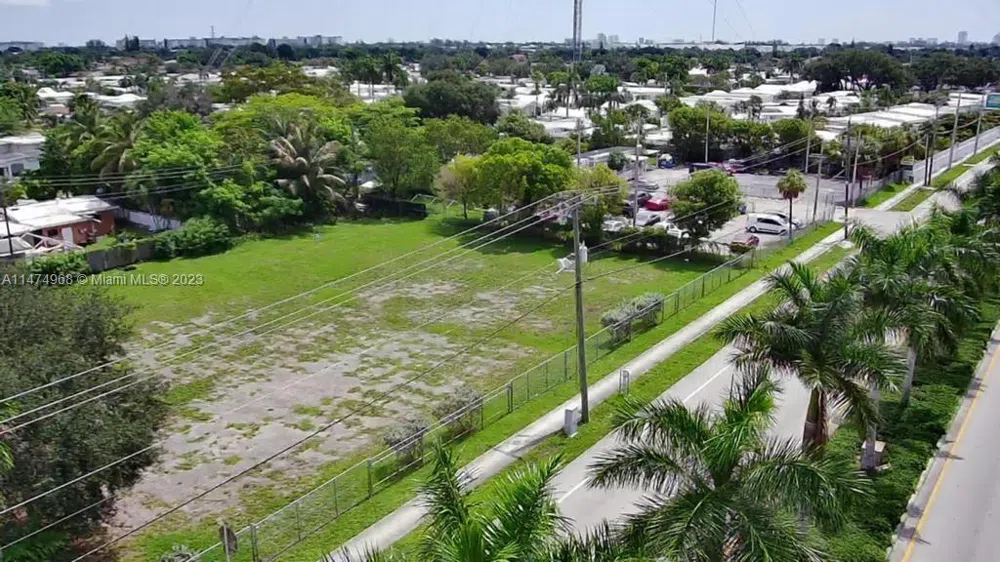5421 W Hallandale Beach Blvd West Park, FL 33023
