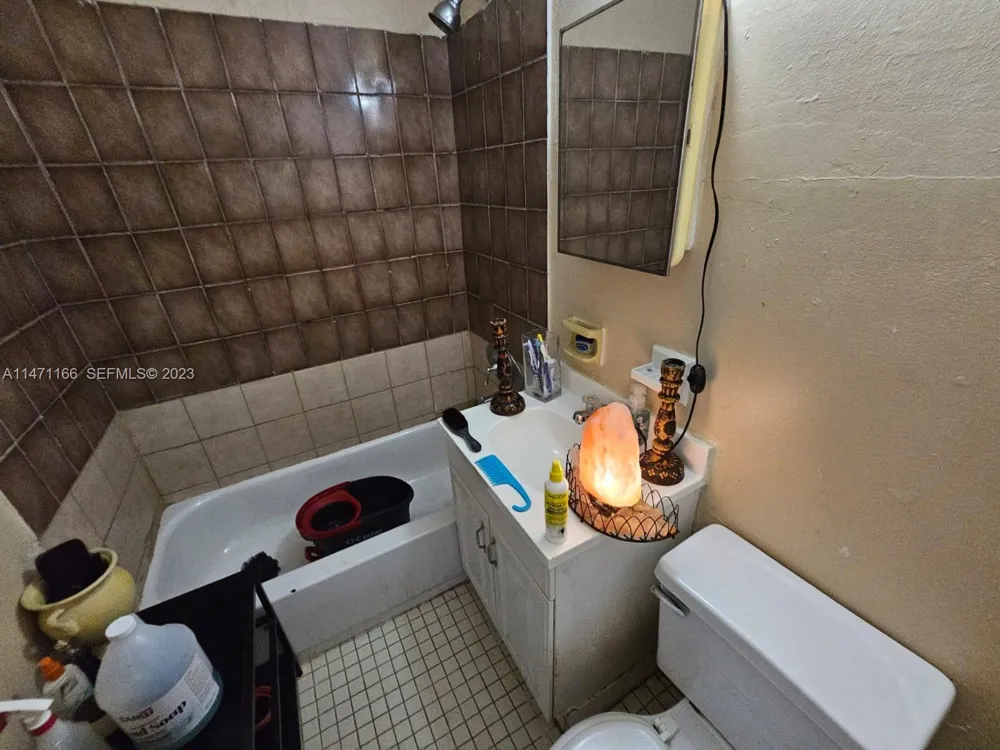 1817 NW 25th Ave Fort Lauderdale, FL 33311