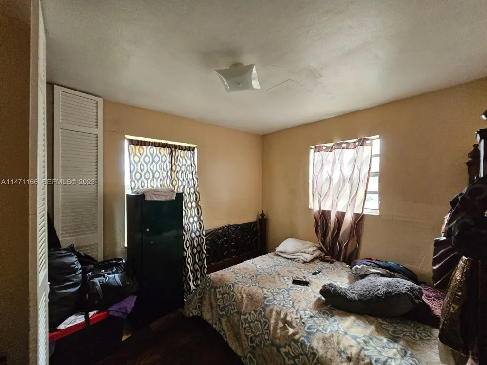 1817 NW 25th Ave Fort Lauderdale, FL 33311