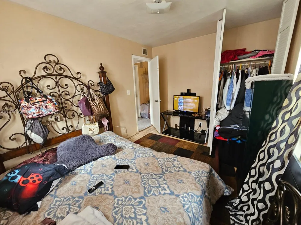 1817 NW 25th Ave Fort Lauderdale, FL 33311