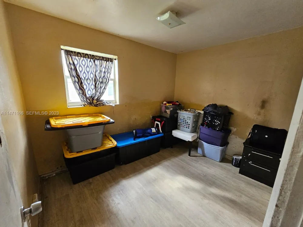 1817 NW 25th Ave Fort Lauderdale, FL 33311