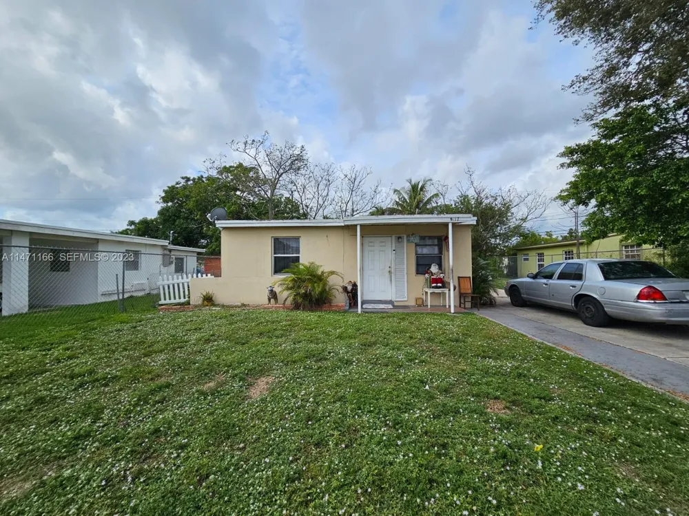 1817 NW 25th Ave Fort Lauderdale, FL 33311