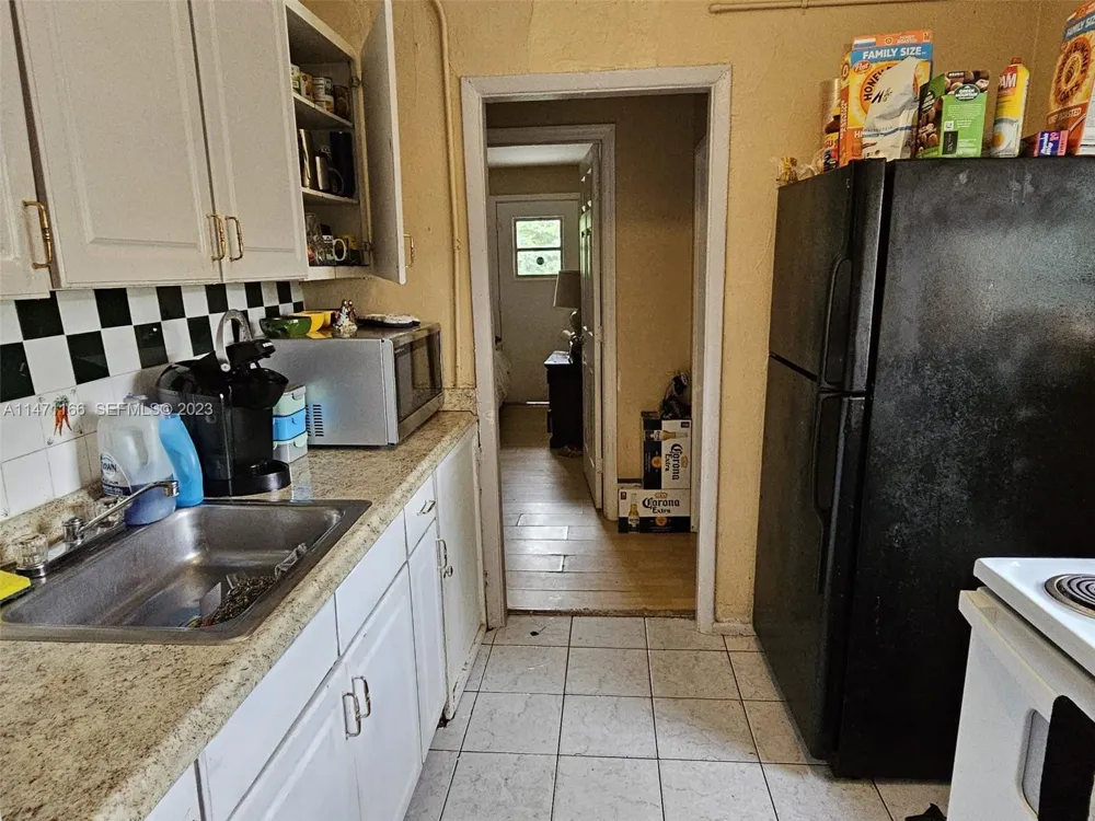 1817 NW 25th Ave Fort Lauderdale, FL 33311
