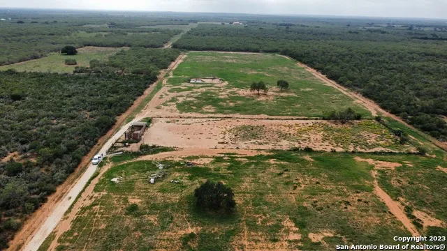 000 County Road 640 Yancey, TX 78886