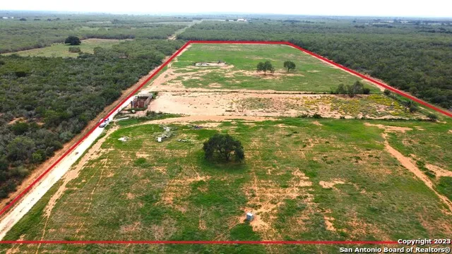 000 County Road 640 Yancey, TX 78886