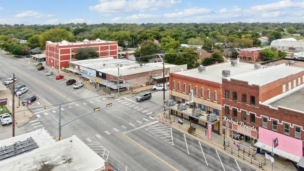 100 Texas Street De Leon, TX 76444