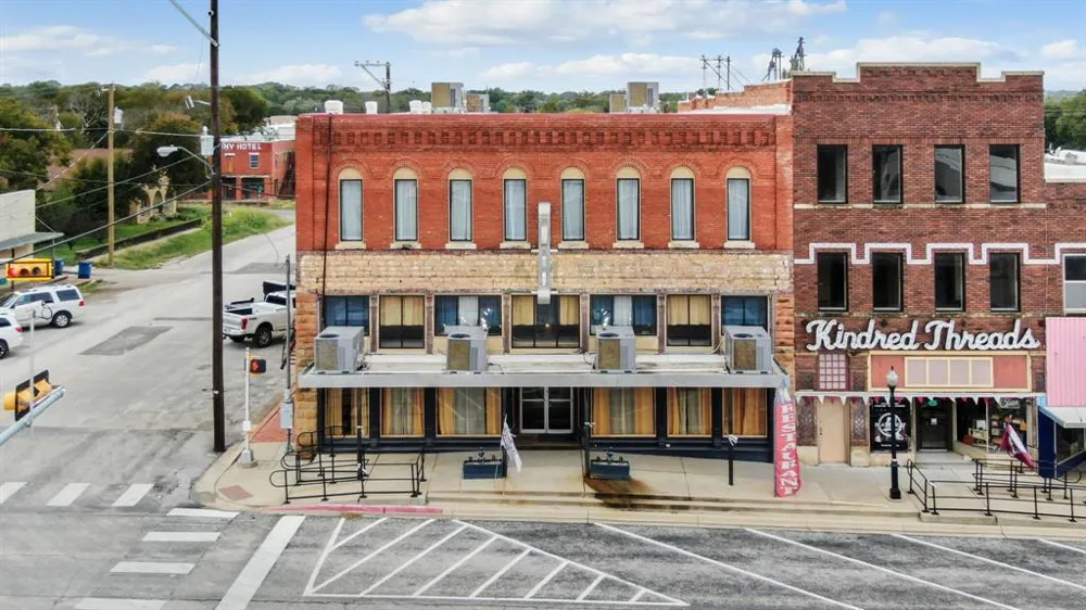 100 Texas Street De Leon, TX 76444