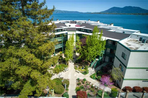 10 Royale Avenue #13A-2