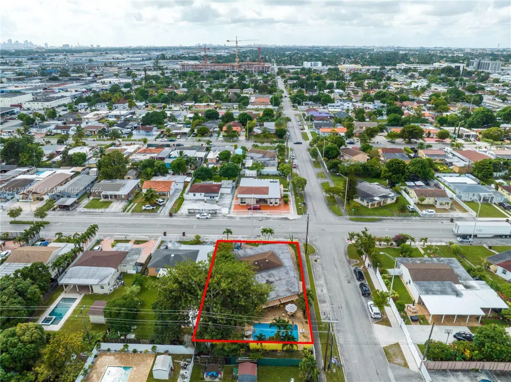 901 E 32nd St Hialeah, FL 33013