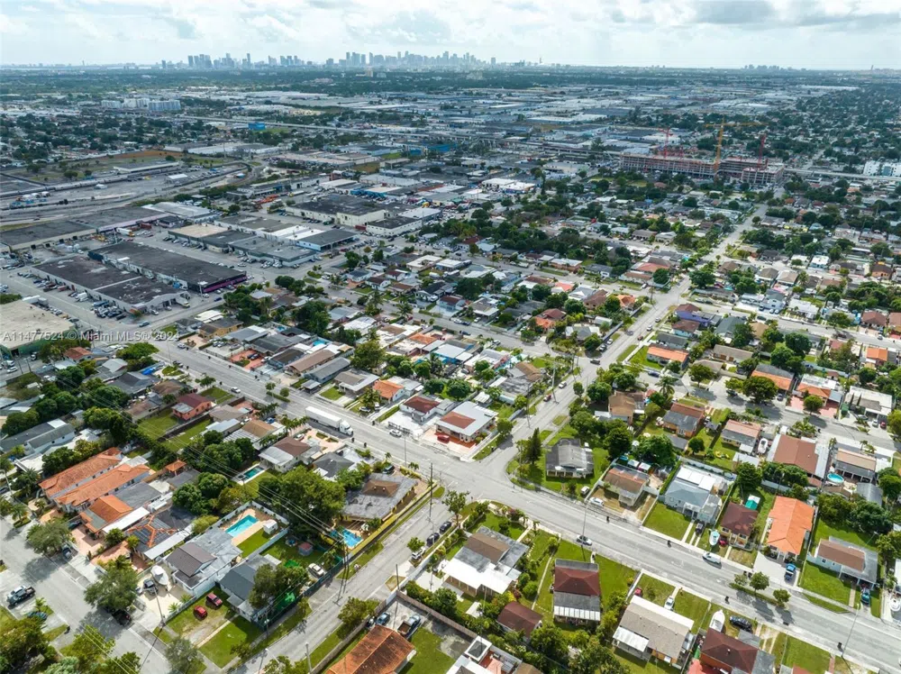 901 E 32nd St Hialeah, FL 33013